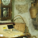 Коллекционные артефакты и элементы исторической игры Crazy Time